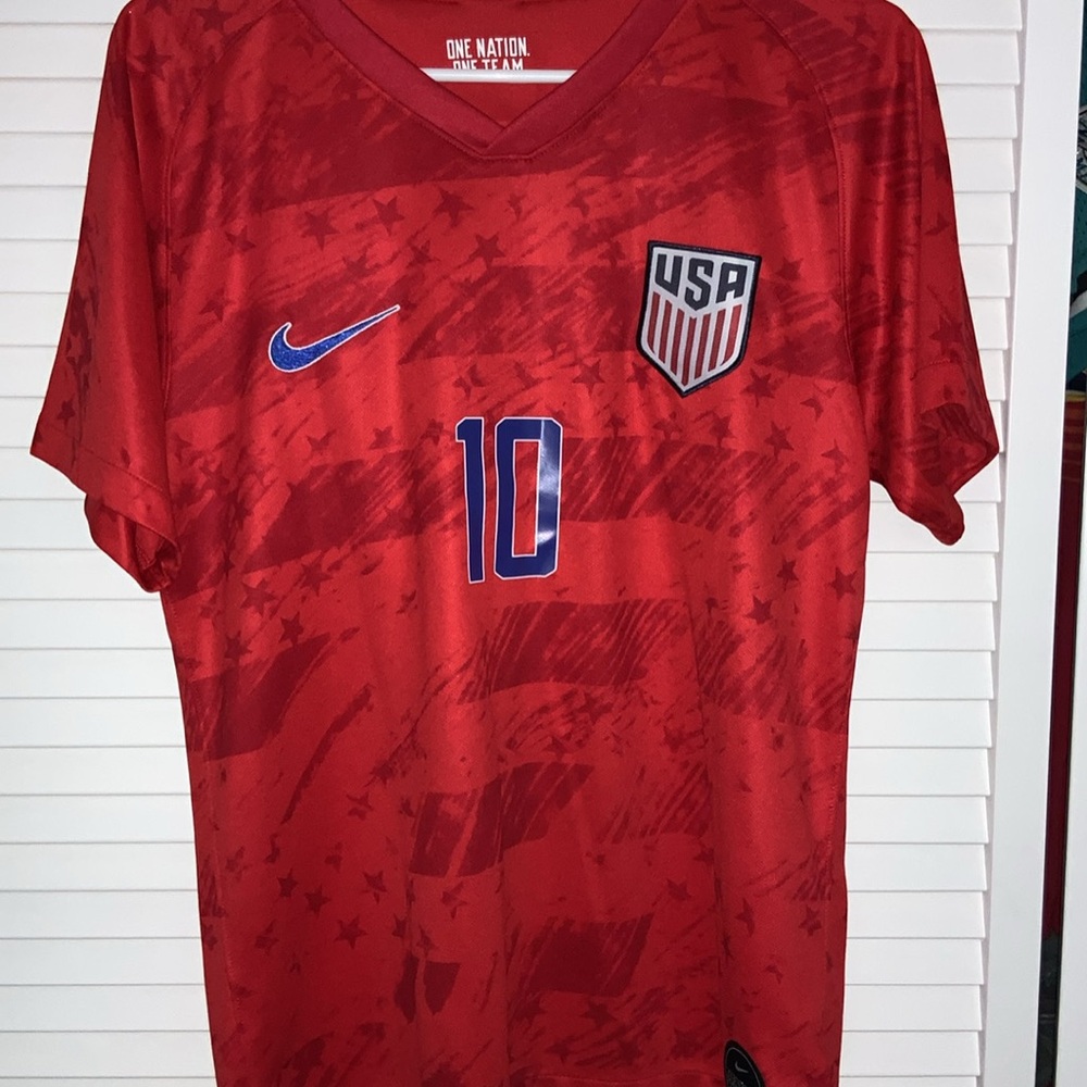 Nike Red USA women usnwt Soccer Jersey with Number 10 Carli Lloyd